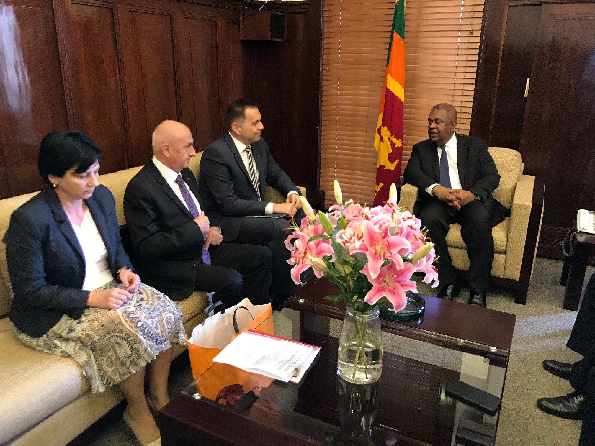 MF delegacia s ministrom financií Mangalom Samaraweera Mincami zo Slovenska sa platí aj na Srí Lanke