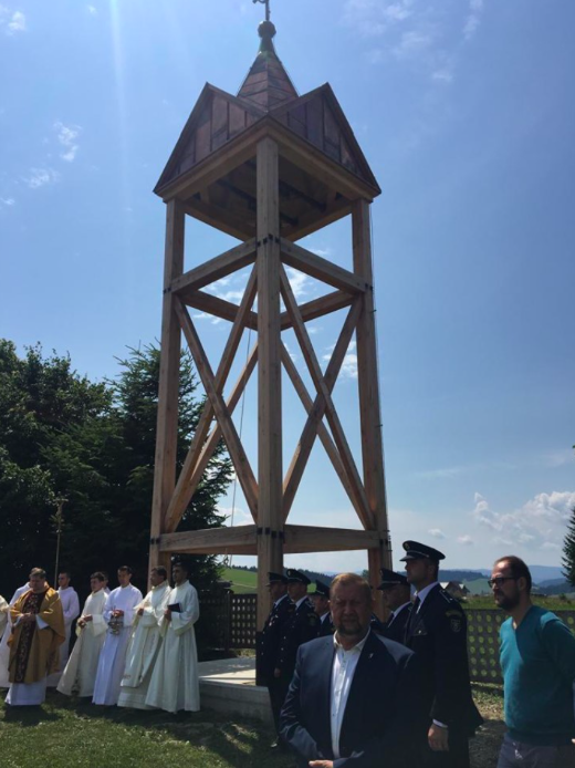 Snímka obrazovky 2019 08 04 o 9.10.03 VIEME PRVÍ Harabín DAL exPREMIÉROVI MEČIARovi KOPAČKY. Akou CESTOU sa VYDÁ ?