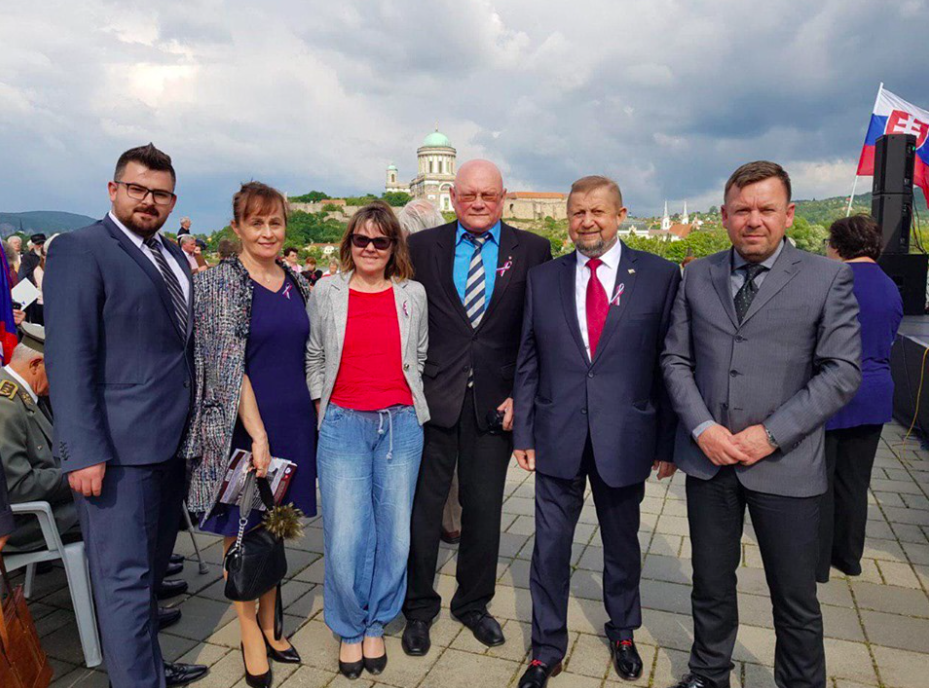 Snímka obrazovky 2019 08 04 o 9.10.39 VIEME PRVÍ Harabín DAL exPREMIÉROVI MEČIARovi KOPAČKY. Akou CESTOU sa VYDÁ ?