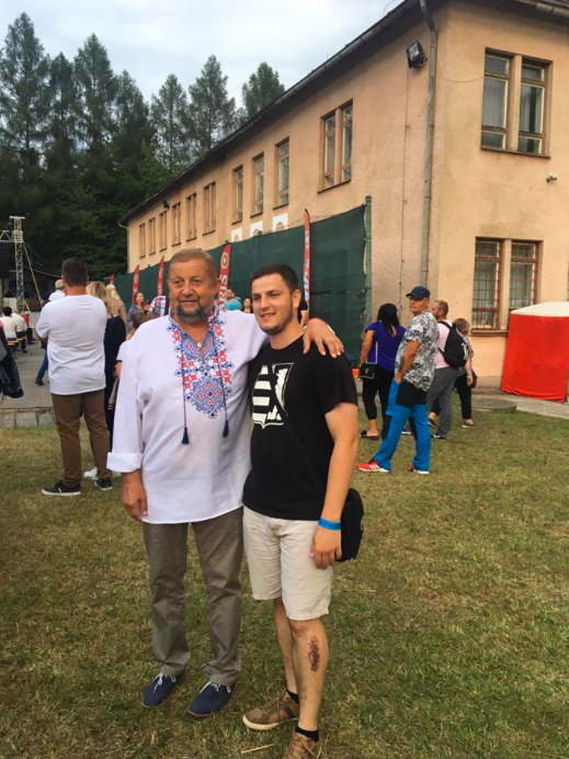 Snímka obrazovky 2019 08 04 o 9.11.12 VIEME PRVÍ Harabín DAL exPREMIÉROVI MEČIARovi KOPAČKY. Akou CESTOU sa VYDÁ ?