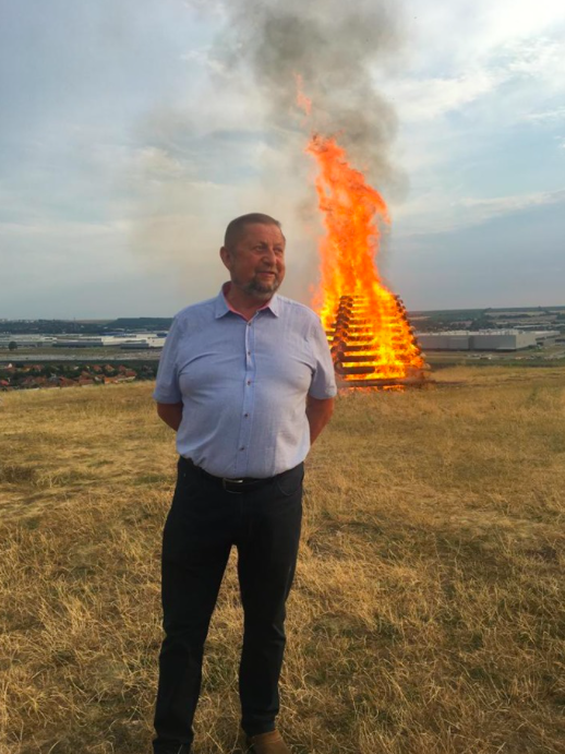 Snímka obrazovky 2019 08 04 o 9.11.18 VIEME PRVÍ Harabín DAL exPREMIÉROVI MEČIARovi KOPAČKY. Akou CESTOU sa VYDÁ ?