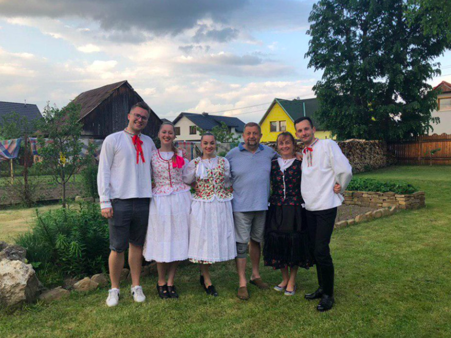 Snímka obrazovky 2019 08 04 o 9.11.43 VIEME PRVÍ Harabín DAL exPREMIÉROVI MEČIARovi KOPAČKY. Akou CESTOU sa VYDÁ ?