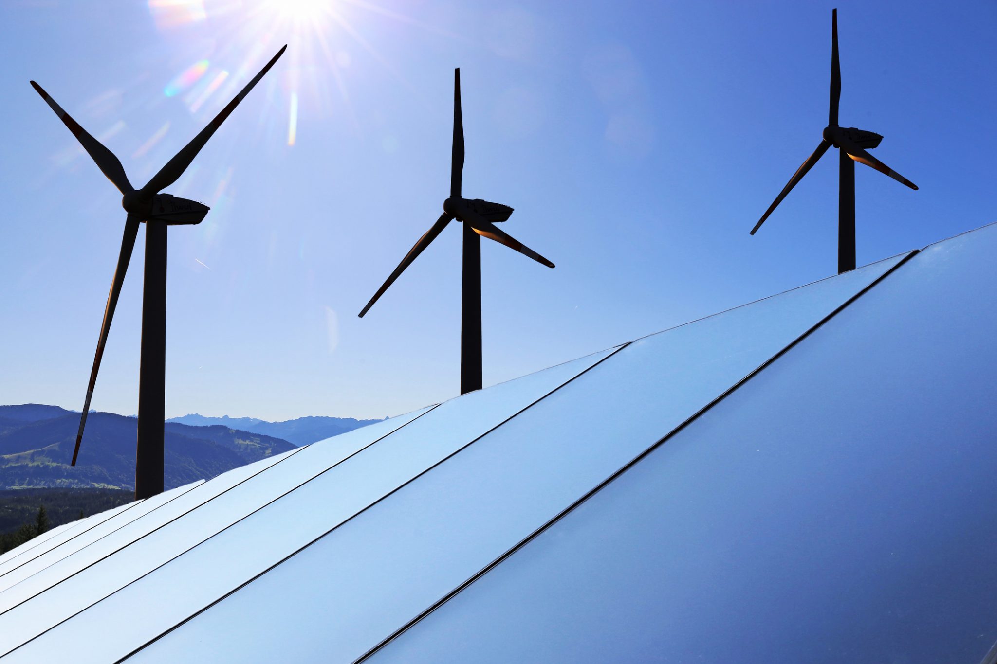 Koronakríza spomalí ekologizáciu i rozvoj využitia obnoviteľných zdrojov. Hrozí nám kríza energetická? iStock obnovitelne zdroje scaled Koronakríza spomalí ekologizáciu i rozvoj využitia obnoviteľných zdrojov. Hrozí nám kríza energetická?