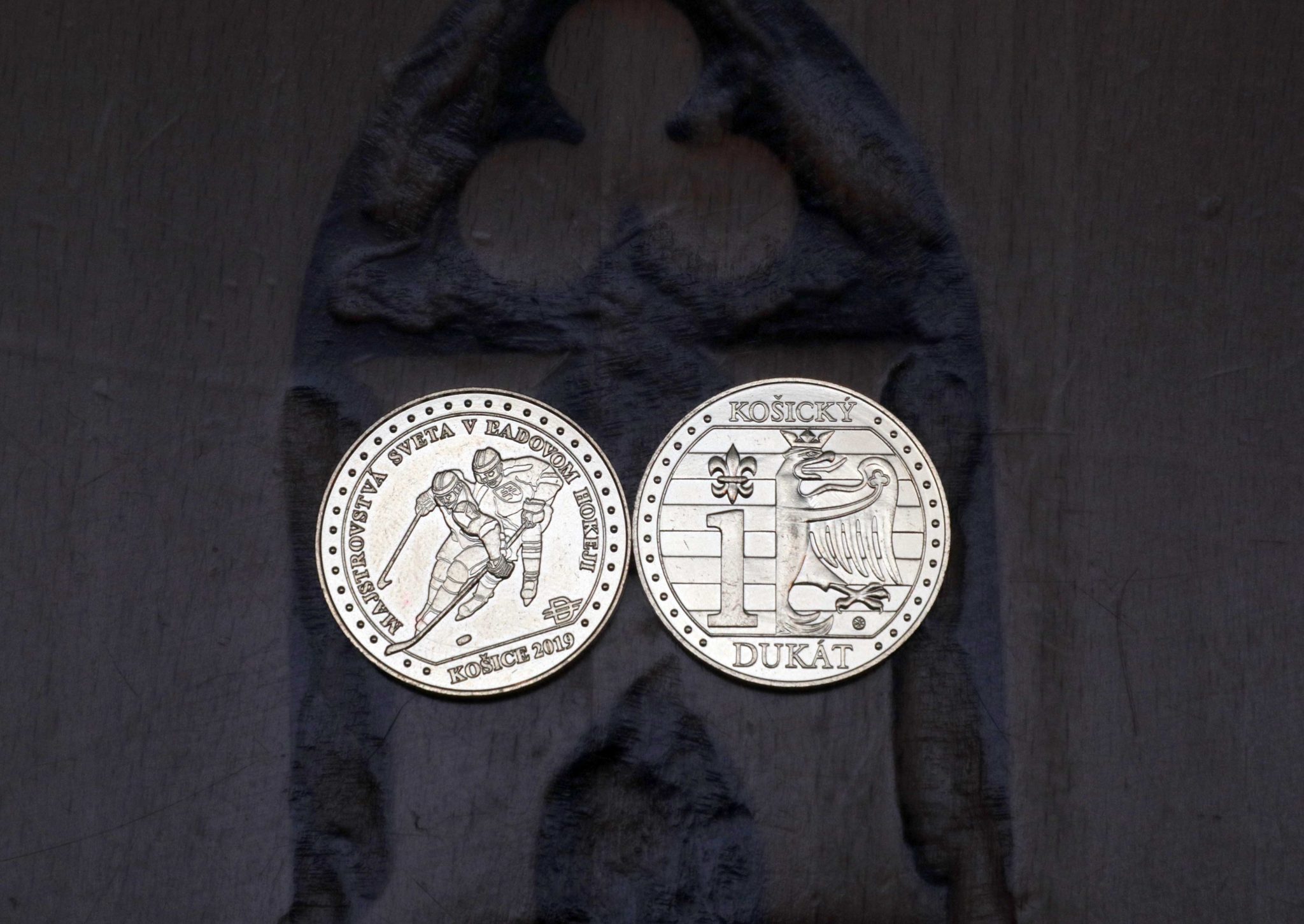 HokejovyDukat4 1 HOKEJOVÝ DUKÁT sa stal bestsellerom. V Kremnici vyrazili iba 3 tisíc kusov a pre Fínov sa stal dukát talizmanom