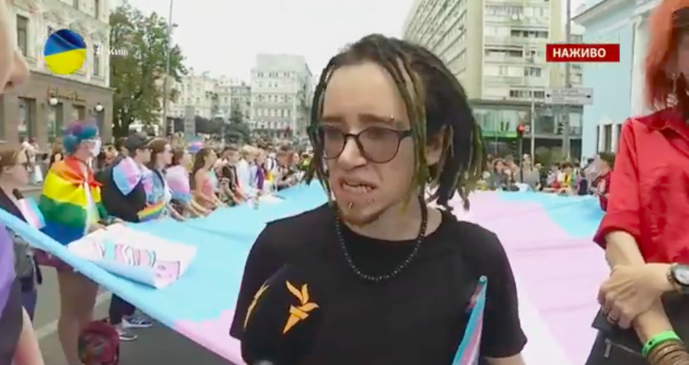Snímka obrazovky 2019 06 23 o 16.50.19 PRAVICOVÍ extrémisti sa pokúsili narušiť pochod GAJOV a LEZIEB v Kyjeve