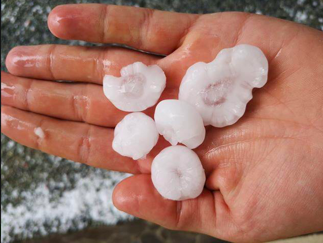 Snímka obrazovky 2019 07 07 o 20.02.54 Východné Slovensko bičovali supercelárne búrky, v Košiciach padali aj päťcentimetrové krúpy